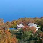 Country Estate With Pool *