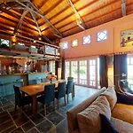 Country Estate With Pool 別荘 *