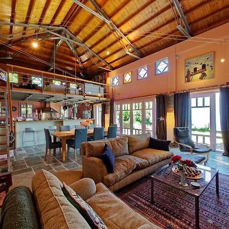 Country Estate With Pool Holiday home Tsagarada