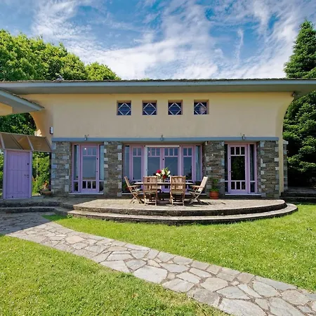 Country Estate With Pool