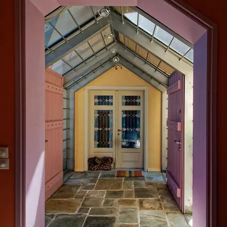 Country Estate With Pool بيت للعطل *