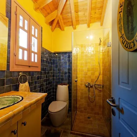 Country Estate With Pool *