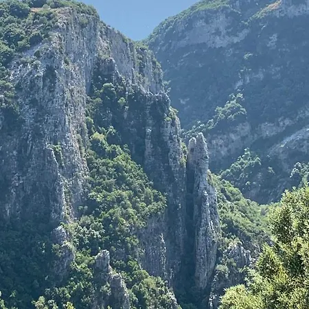 بيت للعطل Country Estate With Pool *