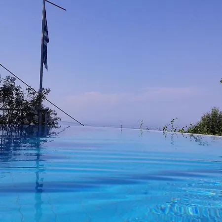 Сasa de vacaciones Country Estate With Pool