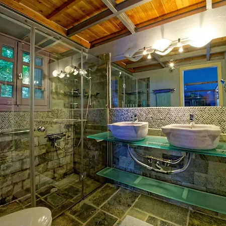 Country Estate With Pool * Tsagarada