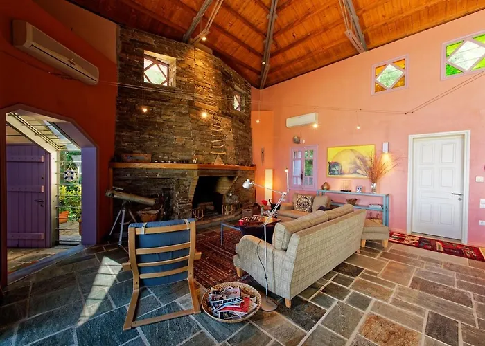 Country Estate With Pool *