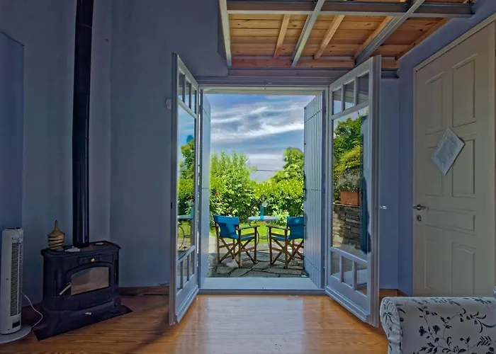 Country Estate With Pool Τσαγκαράδα